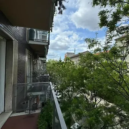 度假居 Solari Design District- 4 Mega Siute *